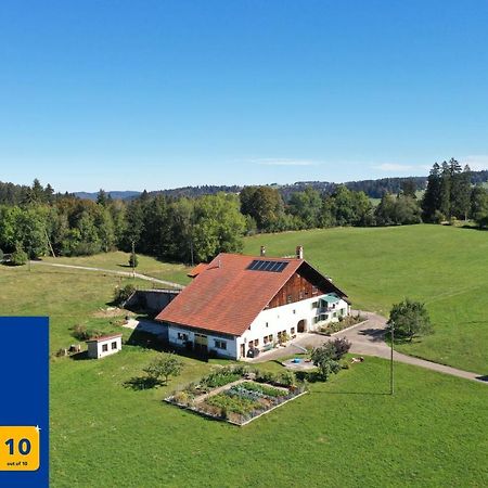 O Valanvron - Appartement Dans Une Ancienne Ferme Neuchateloise La Chaux De Fonds Esterno foto